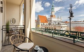Loggia Apartments